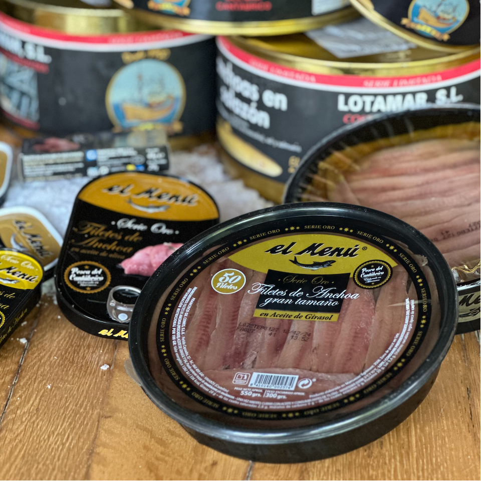 El Menú 50 filetti di acciughe del Cantàbrico in olio di girasole serie oro 550 g - squisitoo
