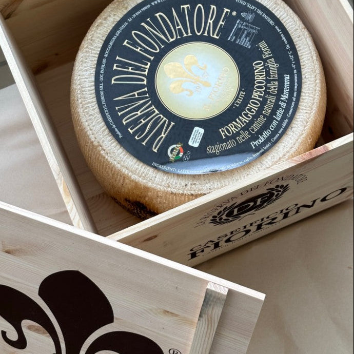 Fiorino Pecorino Grotta dei Fiorini whole form 1.5 kg