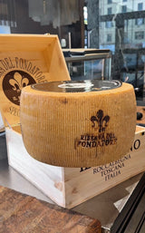 Fiorino Pecorino Grotta dei Fiorini whole form 1.5 kg